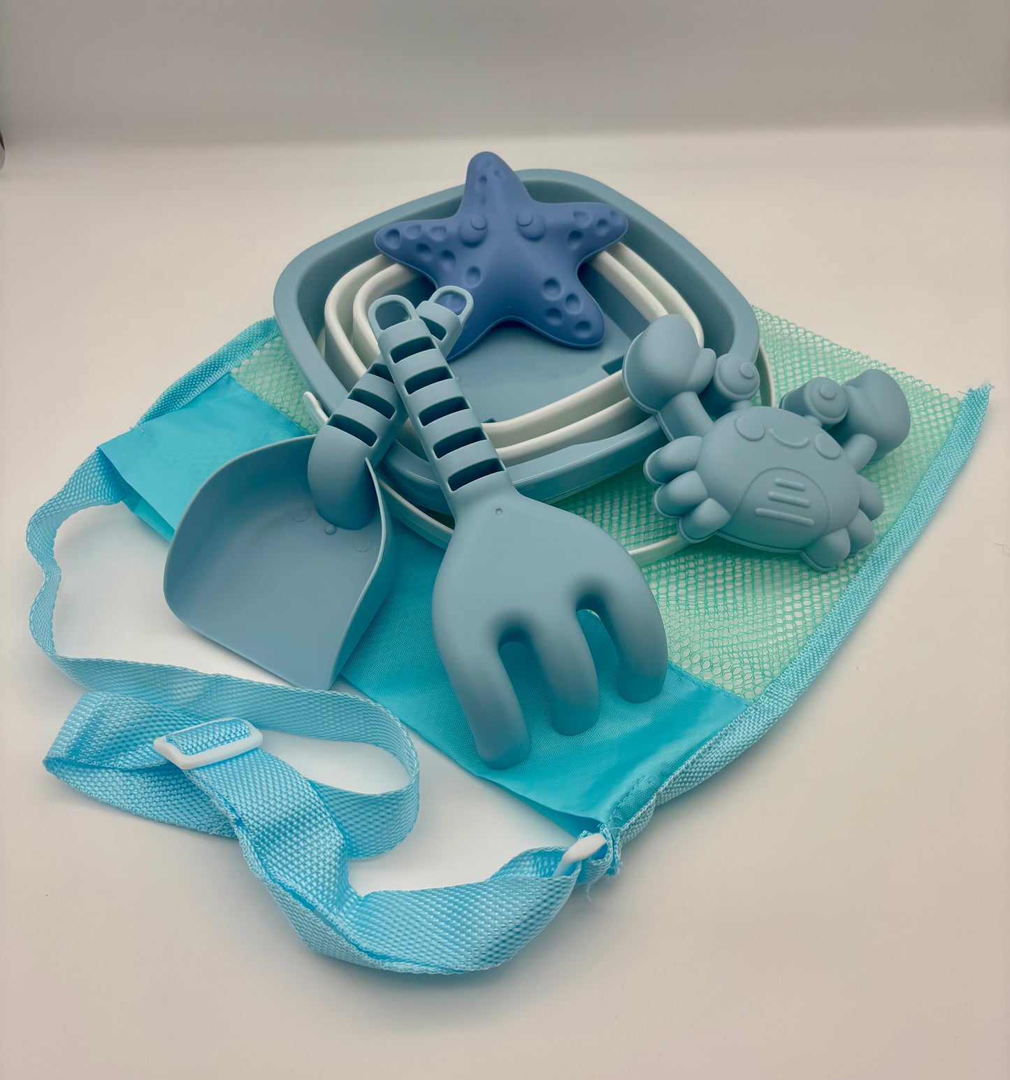 Kids Beach Sand Bucket 6 Piece Set in Blue